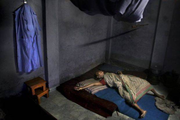 Poród w slumsach Bangladeszu 4