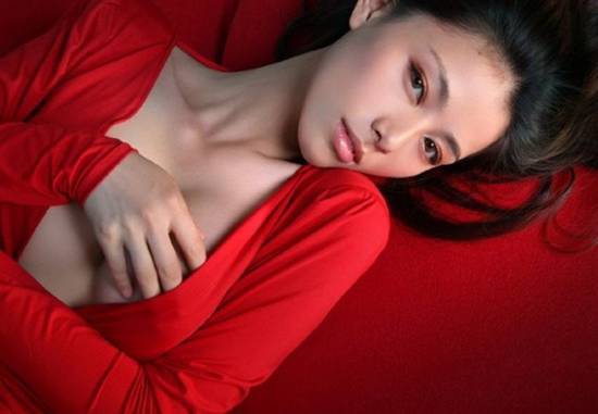 北京巨乳美女李沙沙寫真_自拍情色貼圖